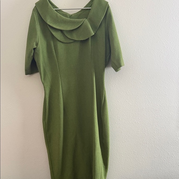 Dresses & Skirts - Classic Green Ponte Sheath Dress with Scalloped Collar